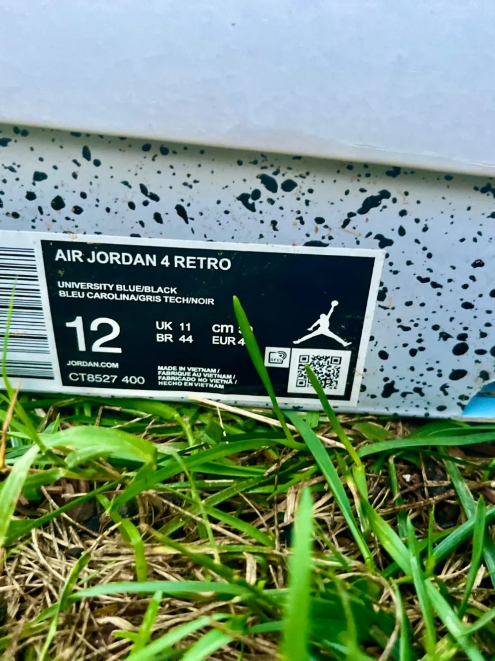 Jordan 4 Retro UNC – Men's Size 12